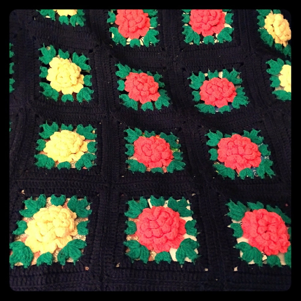 💙Vintage Blue Quilt with 3D Roses💙